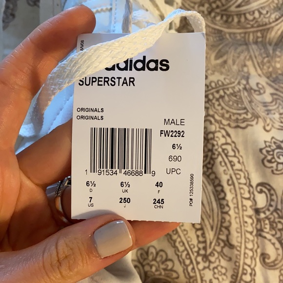 Vegan / Sustainably Sourced Adidas Superstars ♻️ - Picture 5 of 6